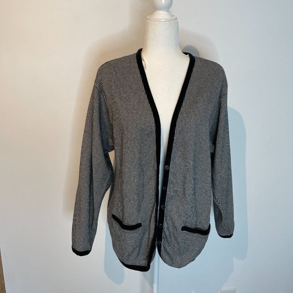 Liz Sport Black & White Cardigan Sweater size Medium